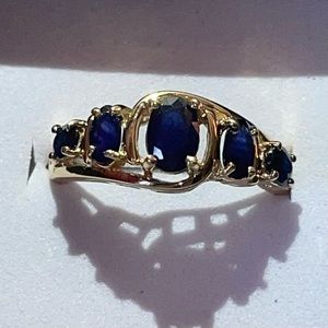 Vintage 14K Yellow Gold Blue Sapphire Ring - size 7.5